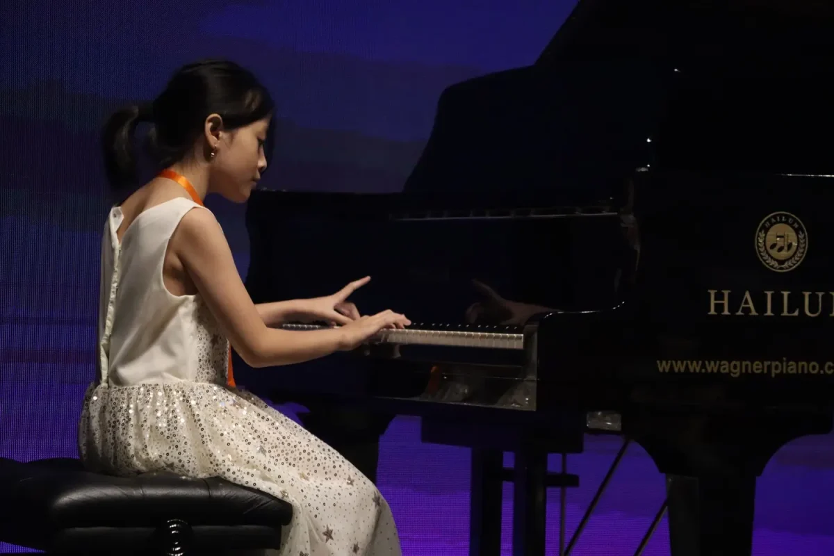 pianist perform on stage