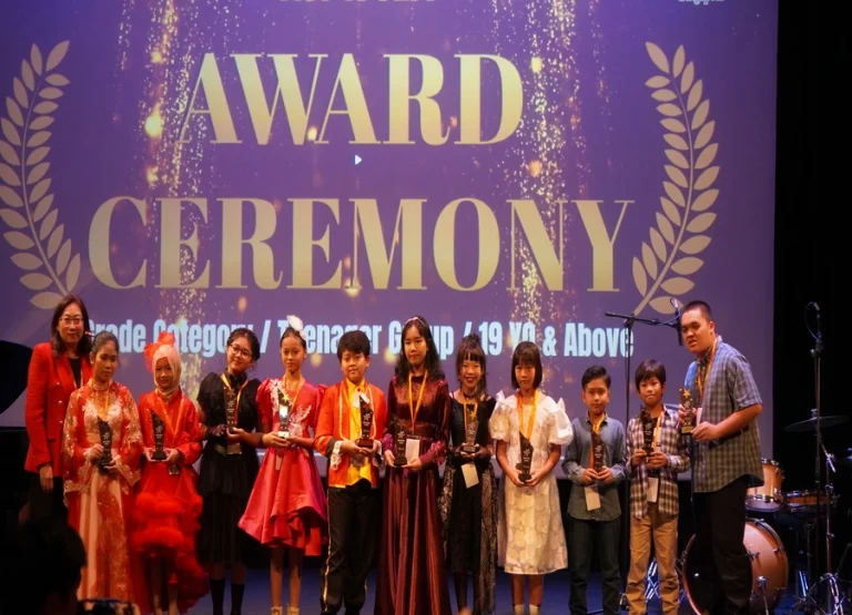 Participant of Youth Educational Friendship Festival, Singapore 2024 photo group at the stage
