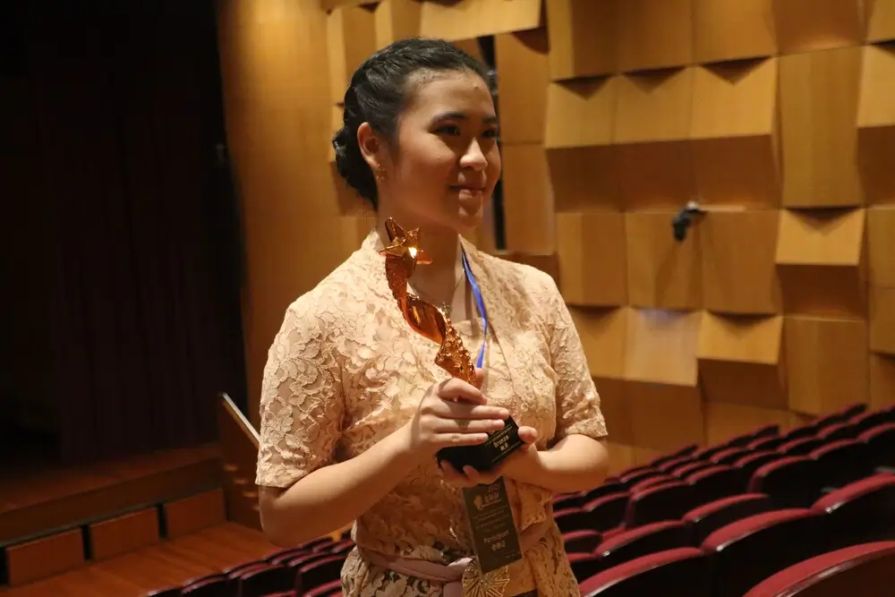 Singapore Golden Lion Awards participant from indonesia got an award