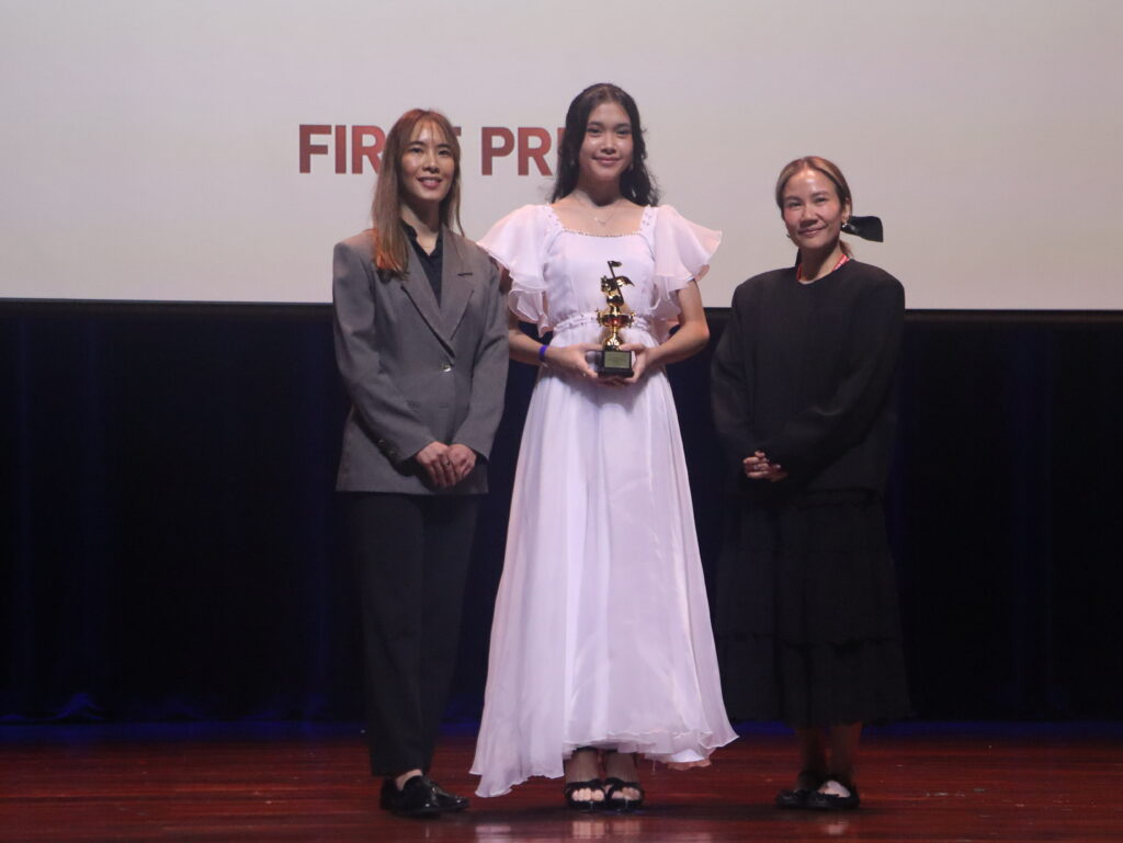 1st Winner Female Singer Teenager 2