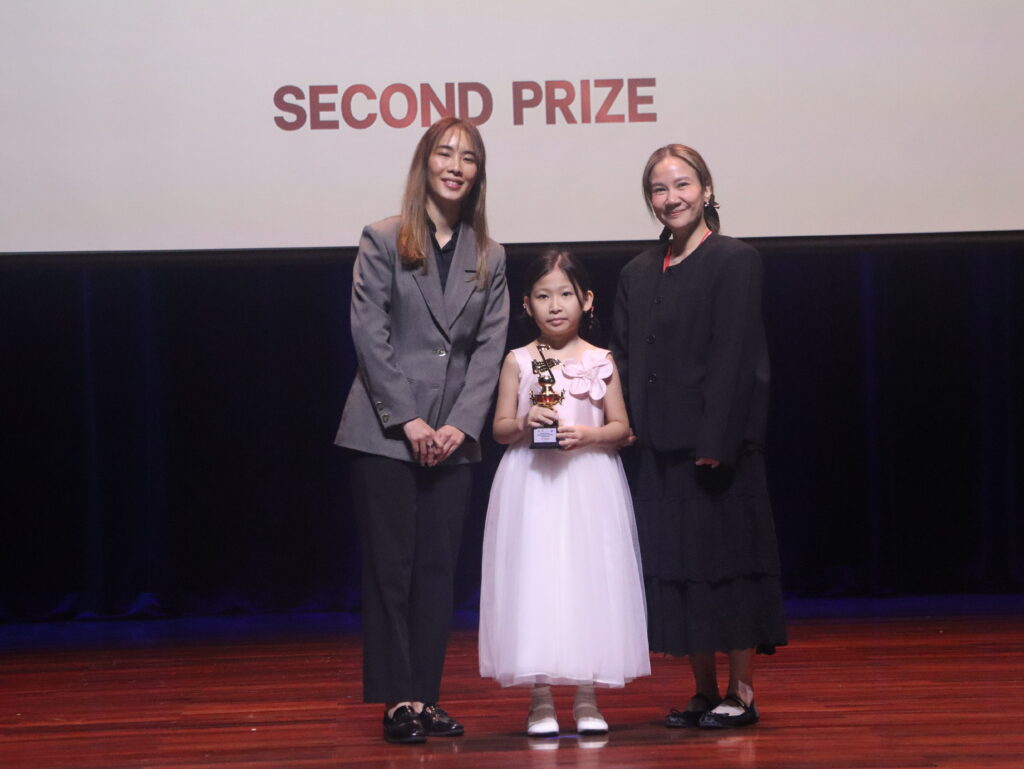 Winner 2nd Prize Young Kid Female